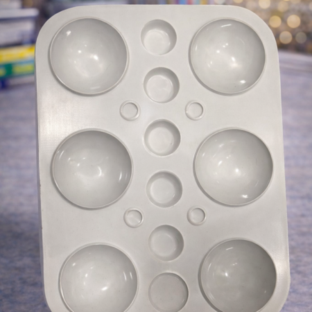 Plastic Paint Mixing Palette – Multi-Well Artist Color Mixing Tray